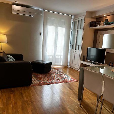 Petit Rossello Apartment Барселона Екстериор снимка